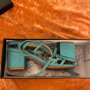 Lulu’s Larrie Blue Sandals